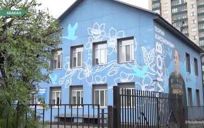 Мурал Маршала Жукова на 3 школе Абакана готов 