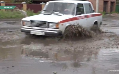 В Абакане водители каждую осень теряют подвески на Розы Люксембург
