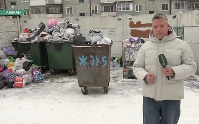 Во дворе на Тельмана в Абакане мусорный коллапс
