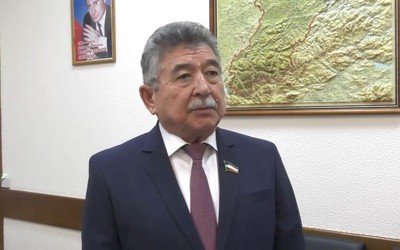 Перзам председателя парламента Хакасии прокомментировал невыплату зарплаты бюджетникам перед Новым годом 