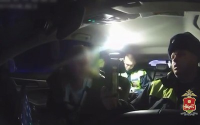 Пьяную бесправницу из Санкт-Петербурга задержали в Хакасии