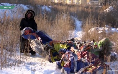 На въезде в Абакан не первый месяц растёт стихийная свалка