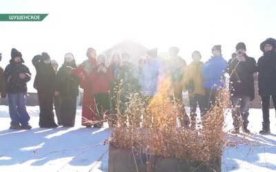 В Шушенском музее-заповеднике провожают зиму масленичными гуляниями