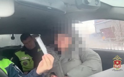 «Замуж меня возьмёшь? Я даже пить не буду»: в Абакане пьяная лишенница устроила ДТП