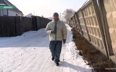 На улице 8 марта в Абакане горожан беспокоит бетонный забор