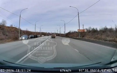 52-летнего мотоциклиста госпитализировали с переломом бедра в Абакане