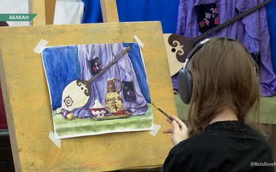 Самое тихое состязание в городе - художественный конкурс в школе Каратанова