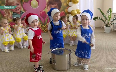 Поздравляли с наступающим 8 марта своих мам малыши из группы «Ладушки» 