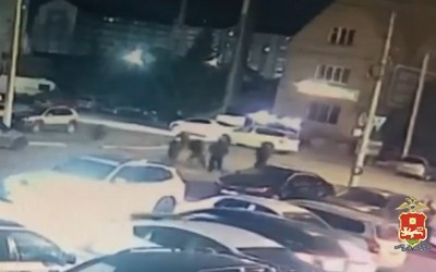 27-летний мужчина открыл стрельбу у бара в Абакане