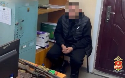 Мужчину, открывшего стрельбу у больницы в Бирикчуле, задержали