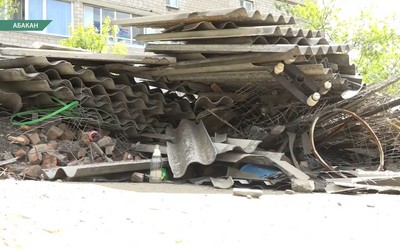 Двор Луначарского, 26 Фонд капремонта завалил строительным мусором