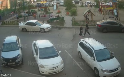 С абаканским подростком, толкнувшим пенсионерку и ударившим ее внука, разбирается полиция