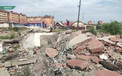 Стихийная свалка растёт на Партизанской в Абакане