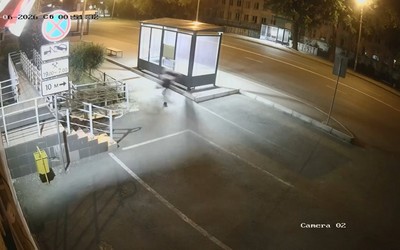 «Трусливо, по-крысиному»: в Абакане хулиганы стреляли по остановке