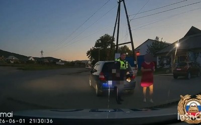 Пьяная психолог в Саяногорске поехала за добавкой спиртного и шашлыков