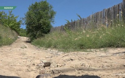 Абаканские дачники не могут попасть к огородам по привычной дороге
