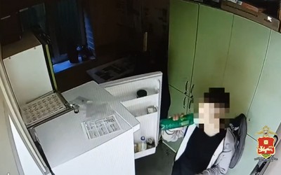 Пьяный саяногорец вломился в магазин и съел обеды продавцов