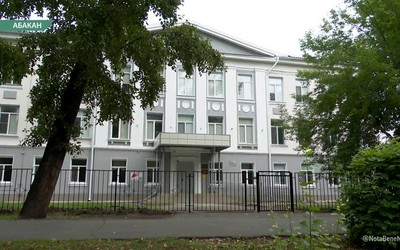 В 10-ой и 30-ой школах Абакана мэрия благоустраивает территории