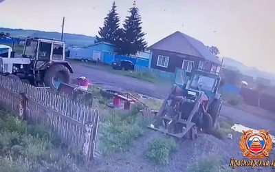 1,5-годовалую девочку сбил мотоциклист в Курагинском районе. С места ДТП он скрылся