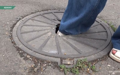 На парковке Благовещенского храма — опасное отверстие в люке