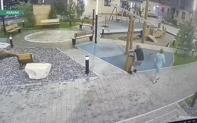 Ломал урны и бил фонари абаканец во дворе на Авиаторов, 1б