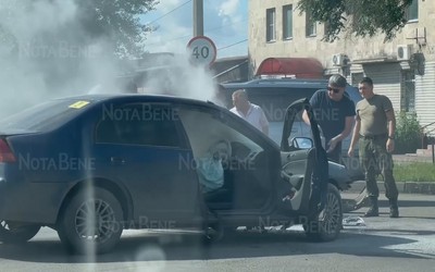 Машина загорелась на Гагарина в Абакане. Там произошло ДТП