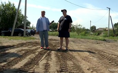 Яму в Черногорске, в которую неделю назад провалилась машина Водоканала, засыпали