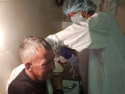 Обломки спичек, насекомых и чеснок вытаскивают лор-врачи у красноярцев