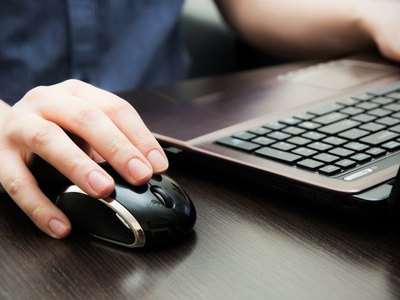 Тракторист в Хакасии отдал мошенникам 73 тысячи рублей