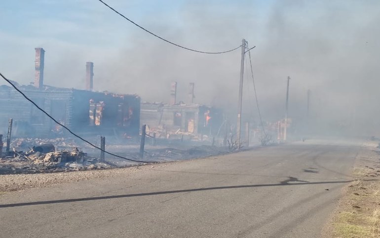 Палы оставили жителей Хакасии без крова 