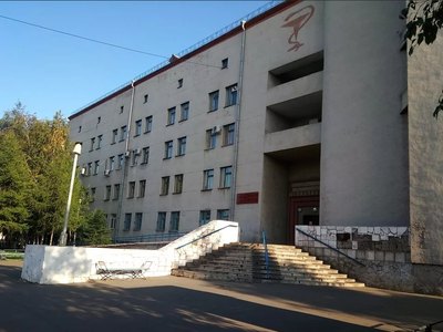 Крыльцо абаканской поликлиники надолго закроют на ремонт