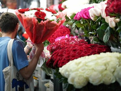 Россияне потратят на цветы учителям до 5 тысяч 