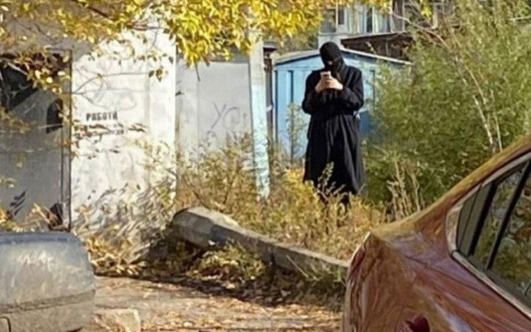 Незнакомец у черногорской гимназии перепугал родителей 