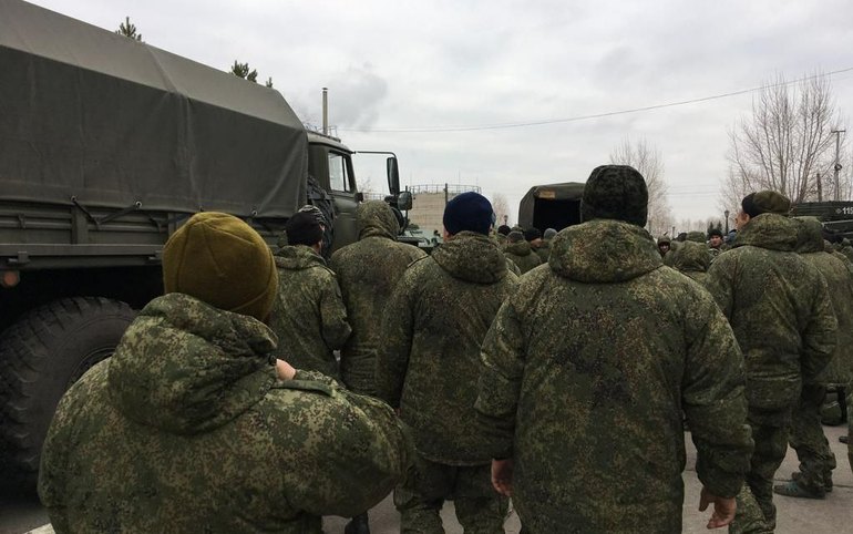 Из Омска в зону спецоперации выехали 800 бойцов