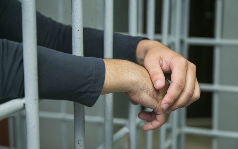 Абаканец, подозреваемый в педофилии, проведет в СИЗО еще 2 месяца 