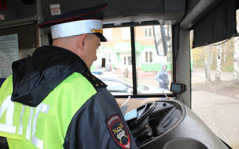 Больше 20 нарушений за день автобусного рейда выявили в Абакане  