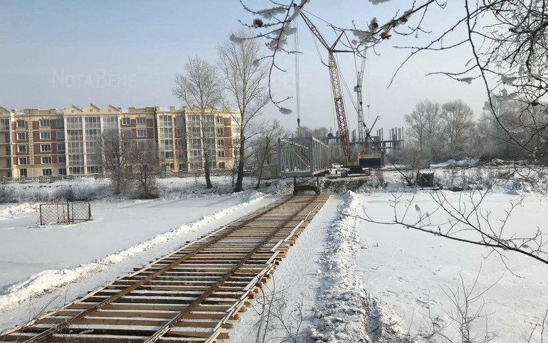 Зачем на дрене в Абакане уложили рельсы? 