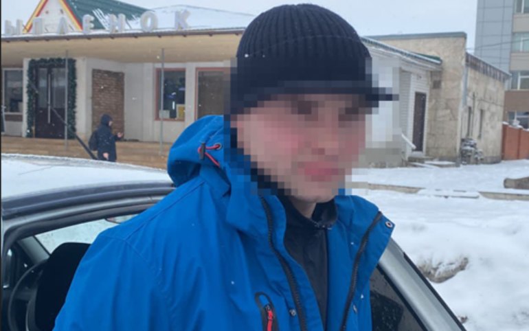 В Абакане механик СТО спиливал катализаторы с машин клиентов 