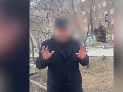 Мужчины из видео оплатили ремонт скамеек по Ленина 