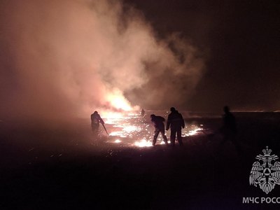 В Хакасии тушили первый в этом году пал травы 