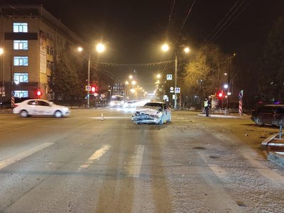 В центре Абакана Lada влетела в BMW 