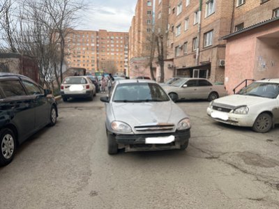 В центре Абакана ребенка толкнули под машину 