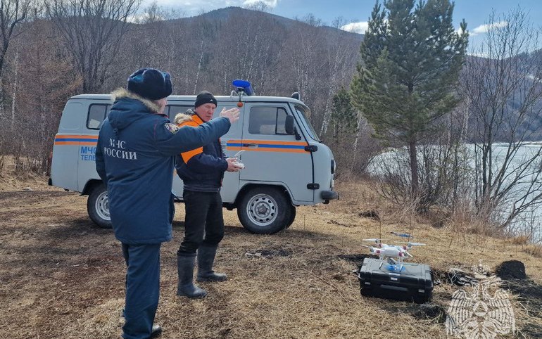 Паводковая обстановка: спасатели МЧС дежурят в Абазе