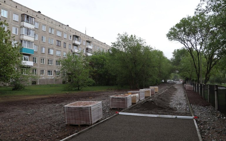Территорию у 29 школы благоустроят в этом году