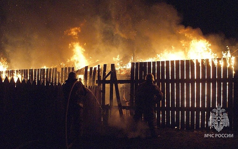 Пожар из-за грозы произошел в Абазе