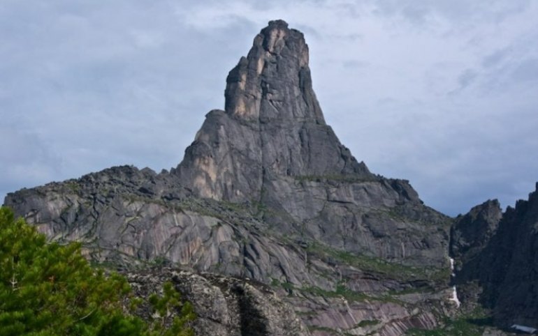 Пик звездный ергаки фото