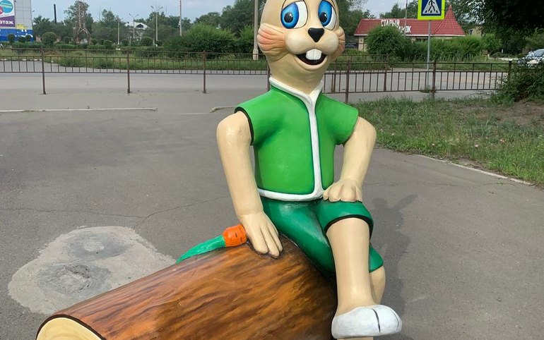 Новая фигура зайца из «Ну, погоди!» появилась в Черногорске