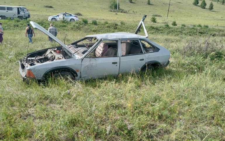 В Боградском районе погиб водитель Москвича. Прав у него не было 