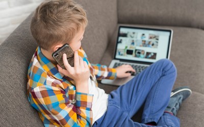 37% российских родителей проверяют гаджеты своих детей