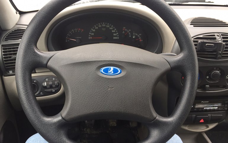 Депутатов Госдумы пересадят в отечественные авто 